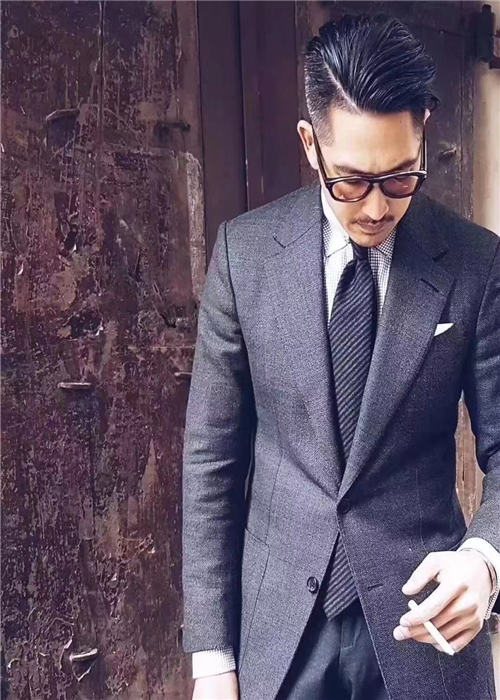 男(nán)女(nǚ)西(xī)服系列