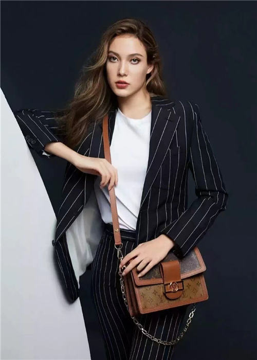 職業(yè)裝定做(zuò)